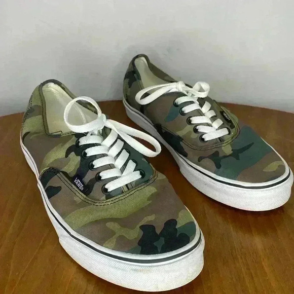 Vans Other - Vans of the Wall Authentic Canvas Skate Sneakers (Men's 10.5 Women's 12) Camo